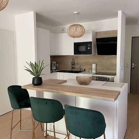 Superbe Appartement En Residence Avec Parking Le Mans Kültér fotó
