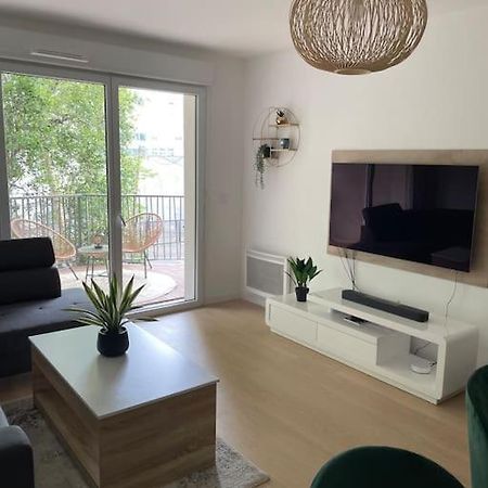 Superbe Appartement En Residence Avec Parking Le Mans Kültér fotó