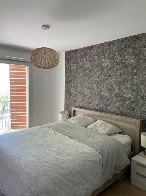 Superbe Appartement En Residence Avec Parking Le Mans Kültér fotó